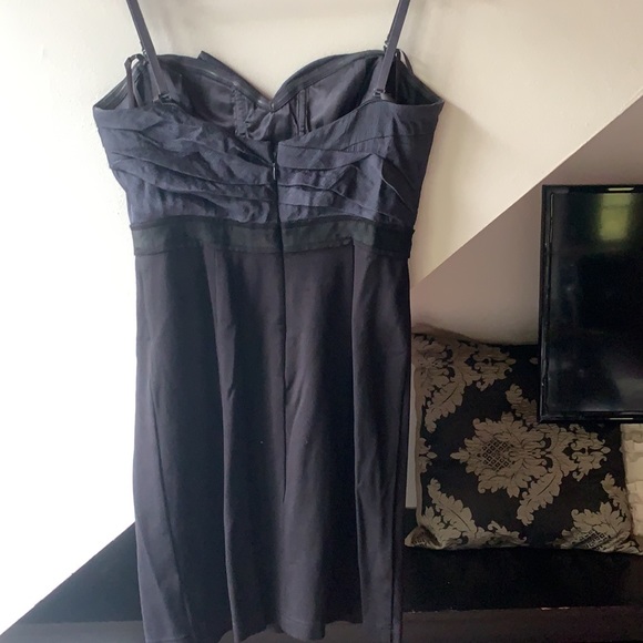 Beautiful too toned BCBG dress - Picture 2 of 3